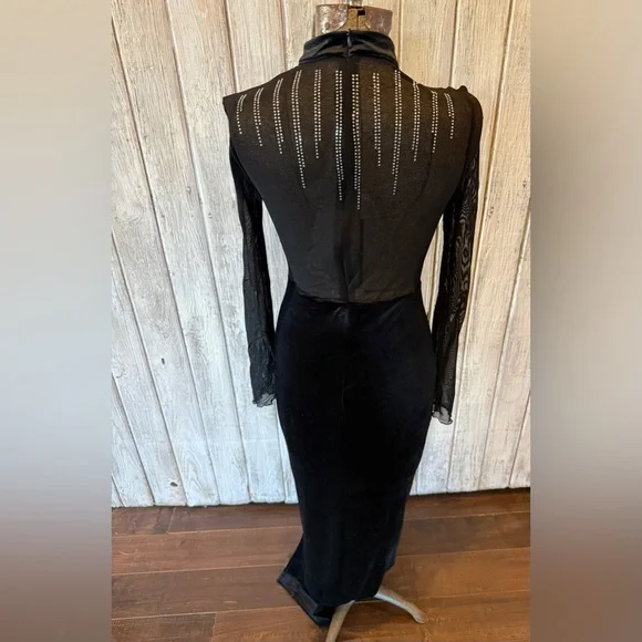 Elegant Black Long Sleeve Dress - Picture 6 of 8